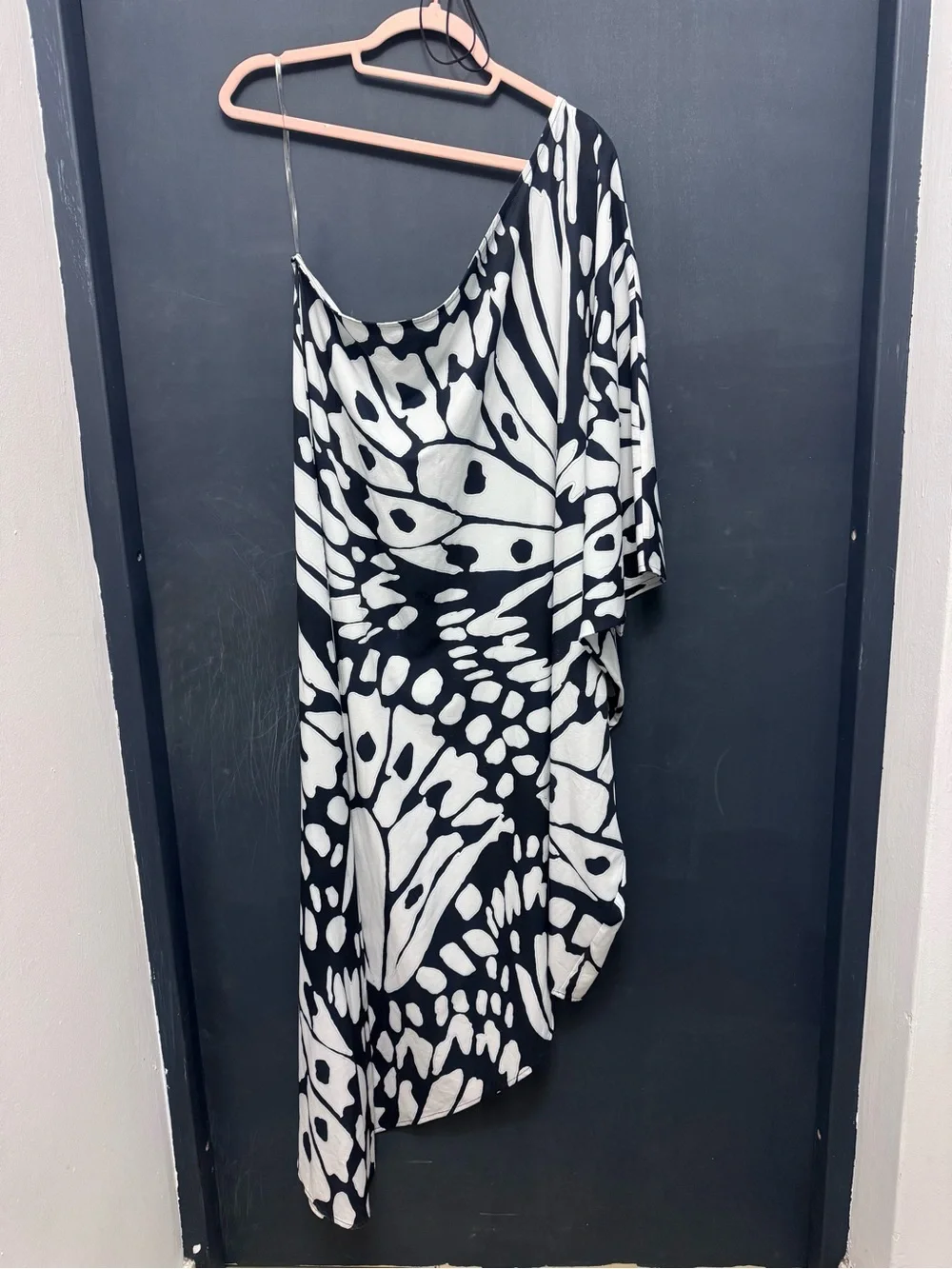 Black and White One-Shoulder Midi Dress
